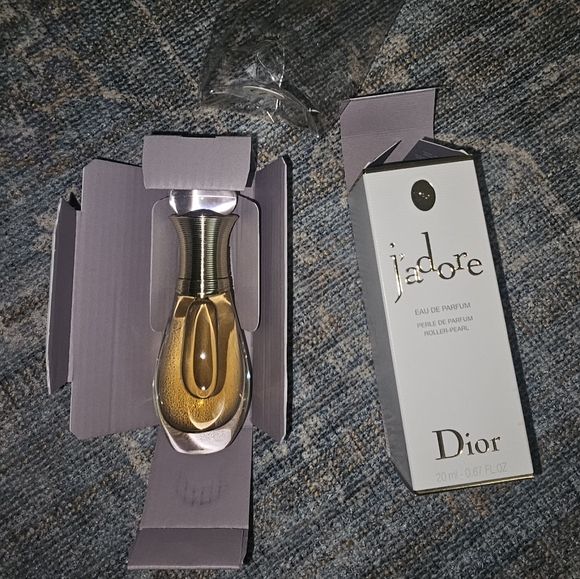 Dior - Picture 1 of 2